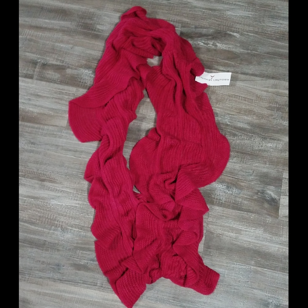 NWT Chinese Laundry Infinity Ruffle Scarf